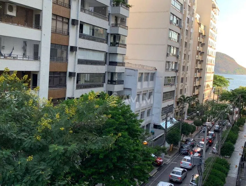 Foto 1 de Apartamento com 4 Quartos à venda, 270m² em Icaraí, Niterói