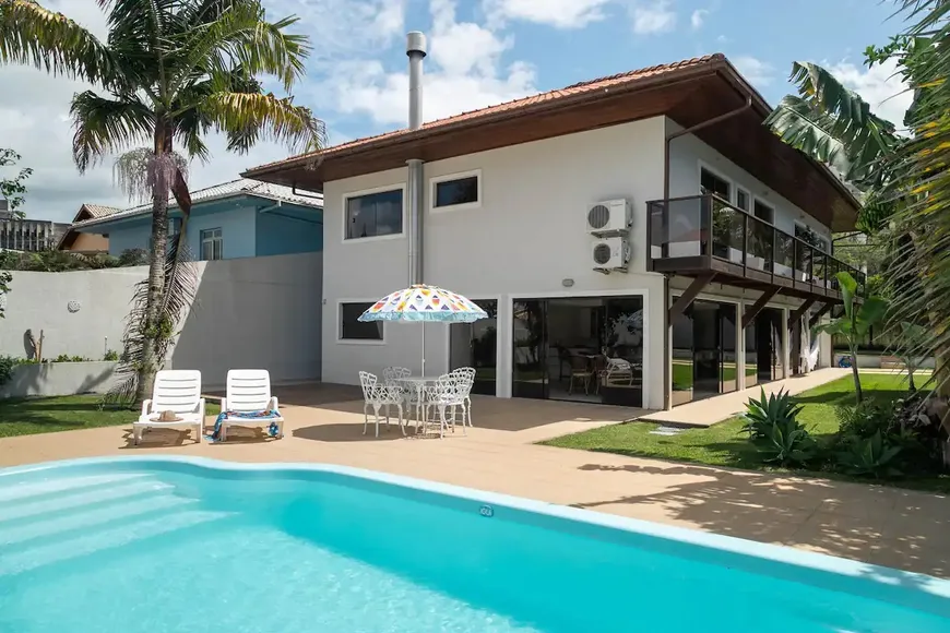 Foto 1 de Casa com 5 Quartos à venda, 319m² em Itacorubi, Florianópolis