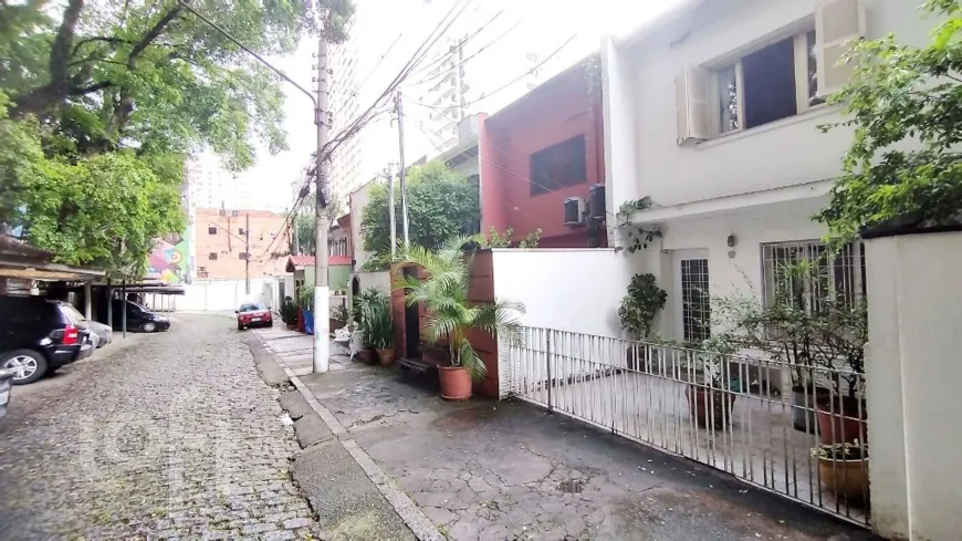 Foto 1 de Casa com 2 Quartos à venda, 133m² em Pinheiros, São Paulo