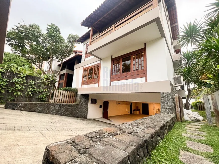 Foto 1 de Casa de Condomínio com 5 Quartos à venda, 900m² em Barra da Tijuca, Rio de Janeiro