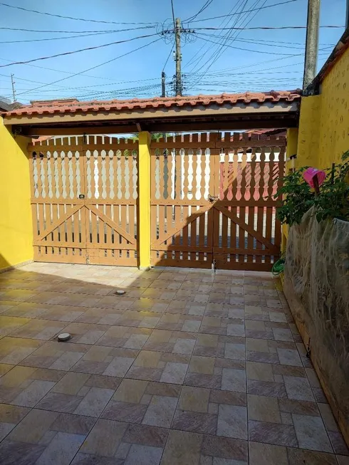 Foto 1 de Casa com 2 Quartos à venda, 54m² em Jardim Corumbá, Itanhaém