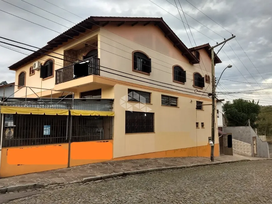 Foto 1 de Cobertura com 5 Quartos à venda, 455m² em Jardim Itú Sabará, Porto Alegre