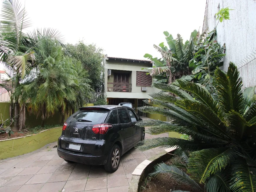 Foto 1 de Casa com 4 Quartos à venda, 420m² em Chácara das Pedras, Porto Alegre