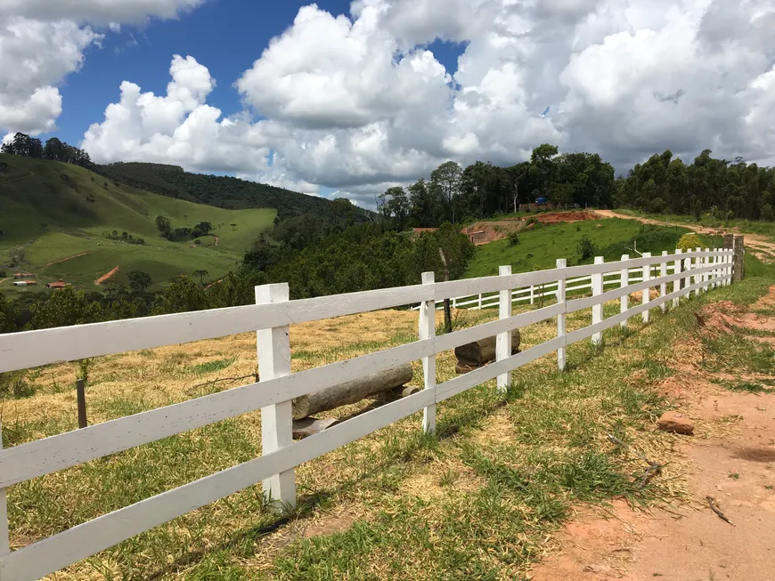 Foto 1 de Lote/Terreno à venda, 1000m² em , Camanducaia