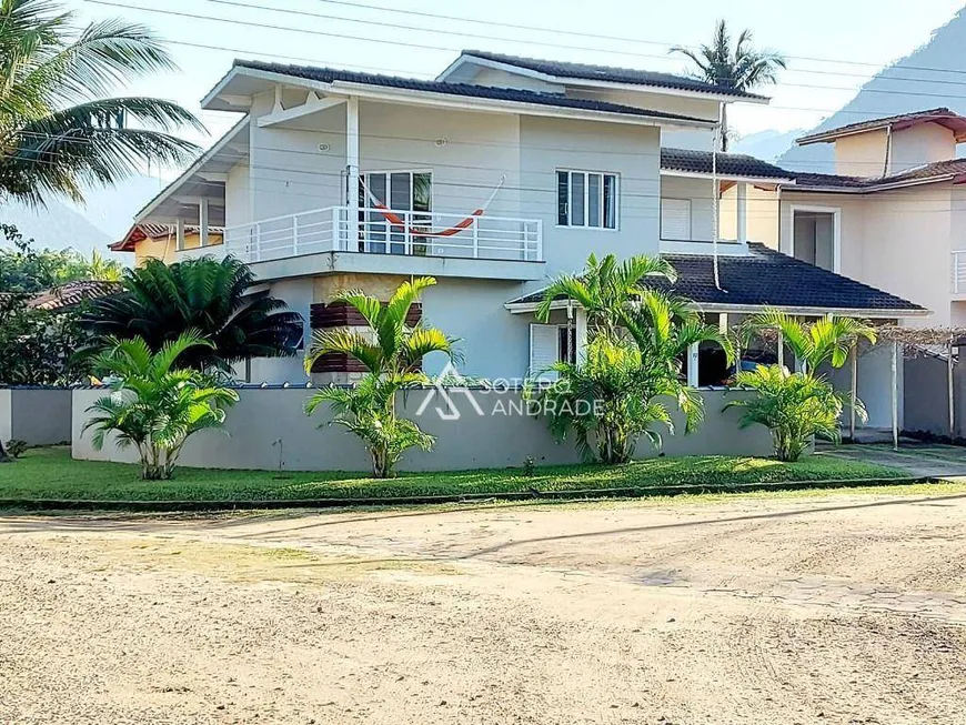 Foto 1 de Casa com 4 Quartos para venda ou aluguel, 290m² em Mar Verde, Caraguatatuba