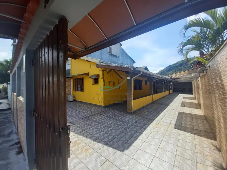 Foto 1 de Casa com 5 Quartos à venda, 160m² em Sumaré, Caraguatatuba