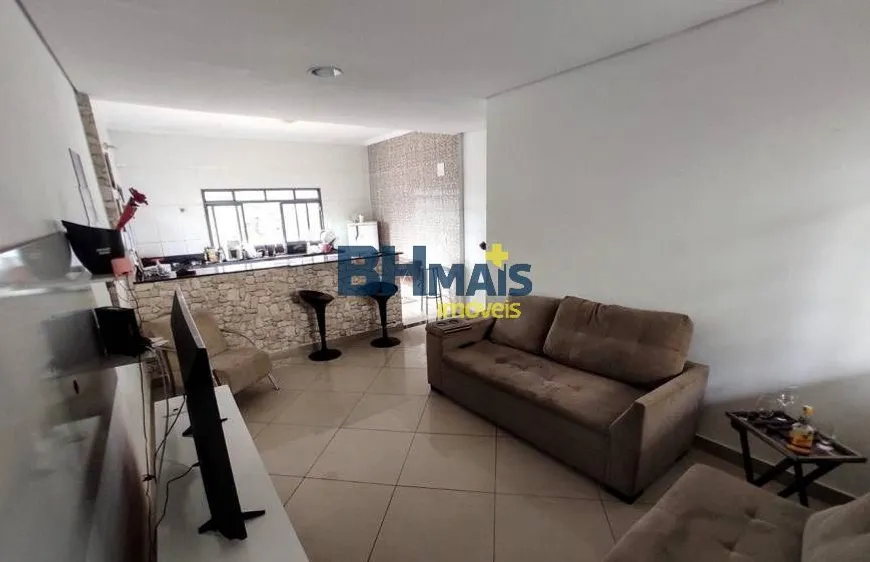 Foto 1 de Casa com 3 Quartos à venda, 130m² em Coqueiros, Belo Horizonte