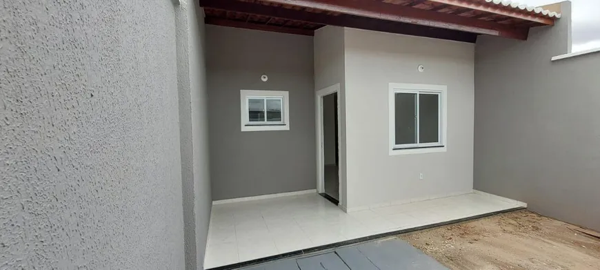 Foto 1 de Casa com 3 Quartos à venda, 90m² em Parque D Pedro, Itaitinga