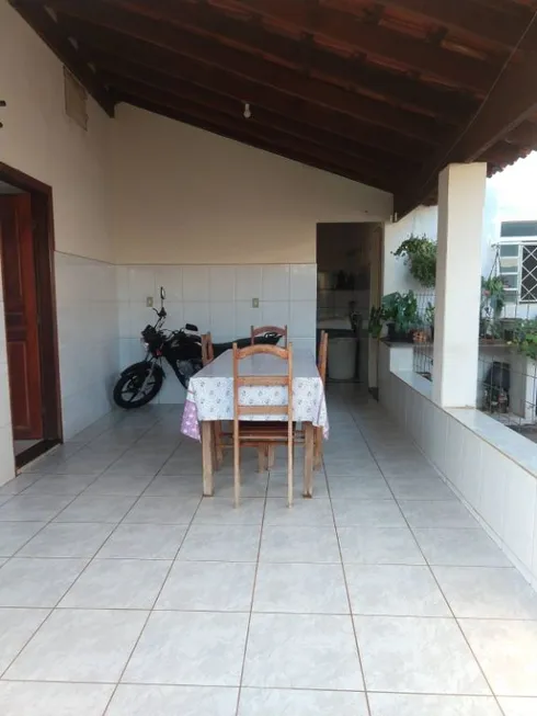 Foto 1 de Casa com 3 Quartos à venda, 126m² em Vila Arquelau, Uberaba