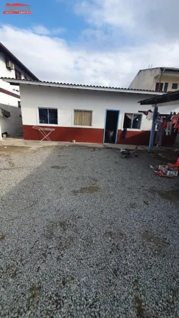 Foto 1 de Casa com 8 Quartos à venda, 150m² em Jardim Coqueiros, Palhoça