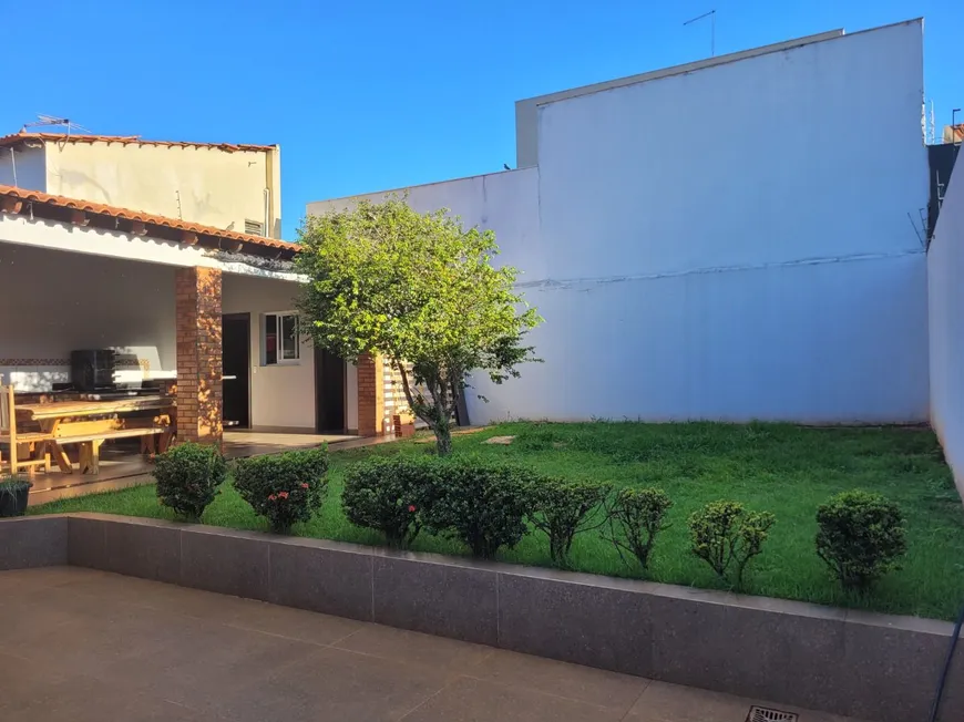 Foto 1 de Casa com 3 Quartos à venda, 183m² em Setor Universitário, Rio Verde