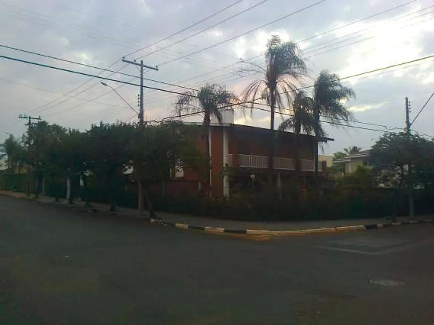 Foto 1 de Casa com 4 Quartos para venda ou aluguel, 500m² em Jardim das Roseiras, Araraquara