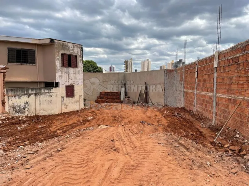 Foto 1 de Lote/Terreno à venda, 204m² em Vila Maceno, São José do Rio Preto