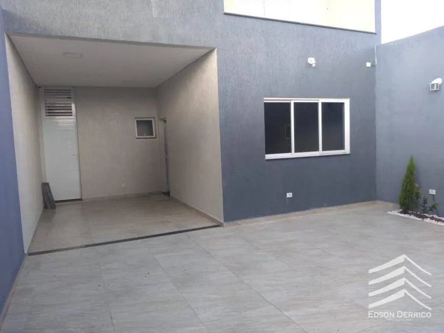 Foto 1 de Sobrado com 3 Quartos à venda, 154m² em Loteamento Residencial e Comercial Flamboyant, Pindamonhangaba