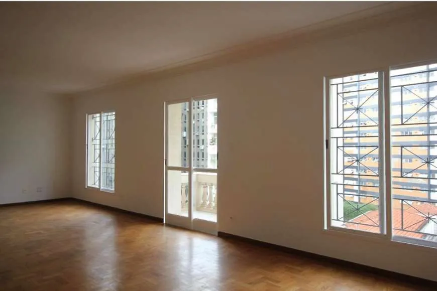 Foto 1 de Apartamento com 3 Quartos à venda, 176m² em Itaim Bibi, São Paulo