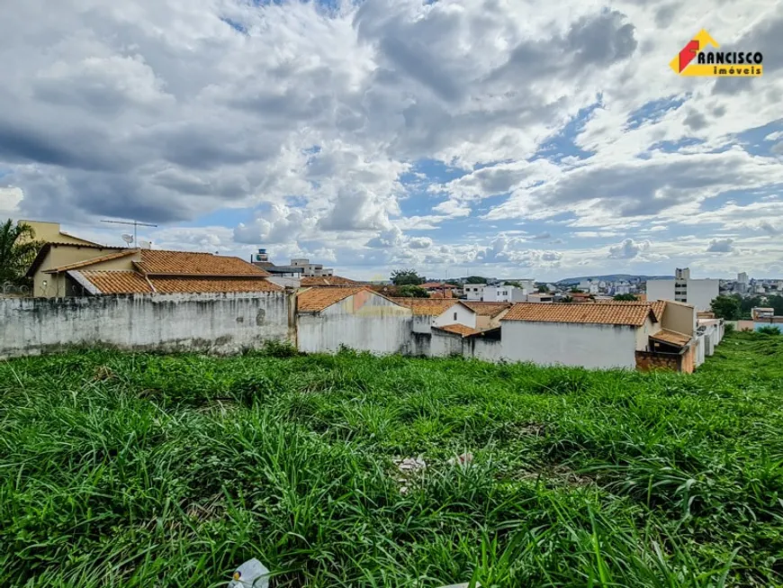 Foto 1 de Lote/Terreno à venda, 300m² em Manoel Valinhas, Divinópolis