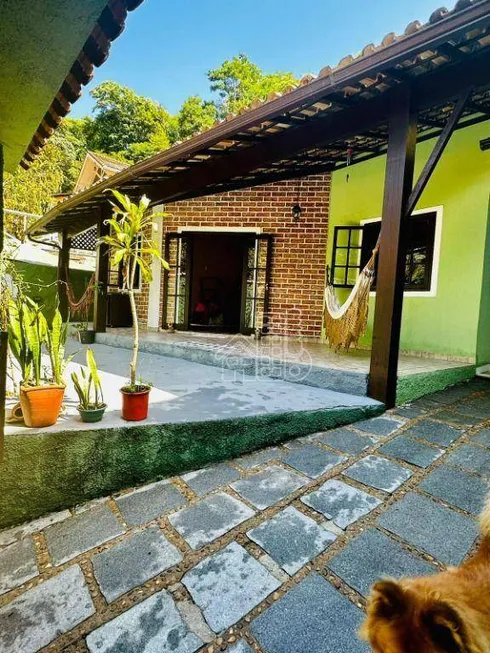 Foto 1 de Casa com 4 Quartos à venda, 100m² em Matapaca, Niterói