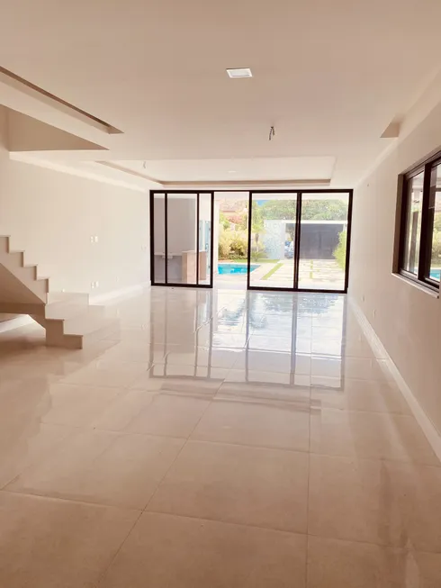 Foto 1 de Casa de Condomínio com 4 Quartos à venda, 360m² em Barra da Tijuca, Rio de Janeiro