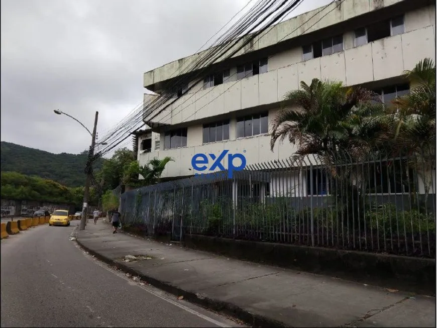 Foto 1 de Galpão/Depósito/Armazém à venda, 8619m² em Del Castilho, Rio de Janeiro