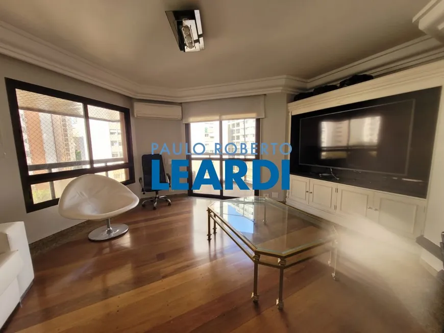 Foto 1 de Apartamento com 4 Quartos para venda ou aluguel, 240m² em Itaim Bibi, São Paulo