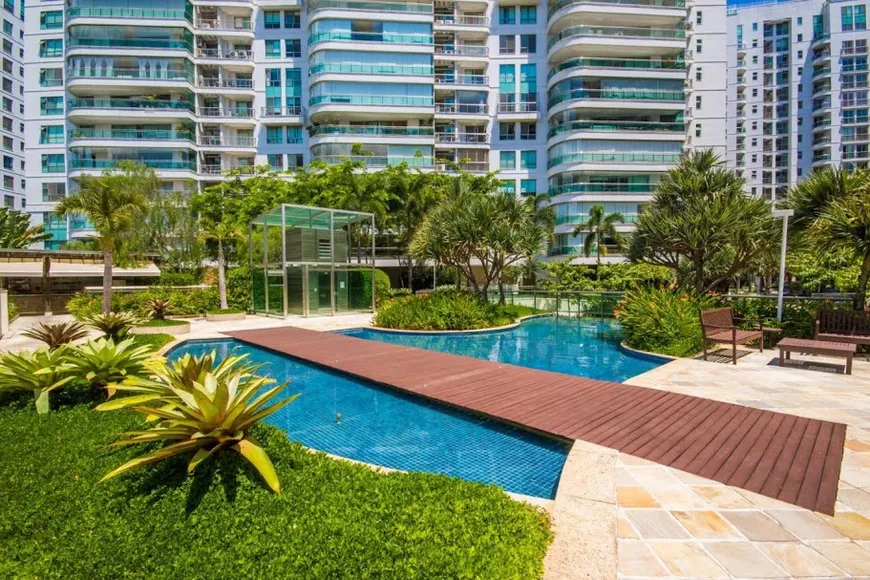 Foto 1 de Apartamento com 1 Quarto à venda, 376m² em Barra da Tijuca, Rio de Janeiro