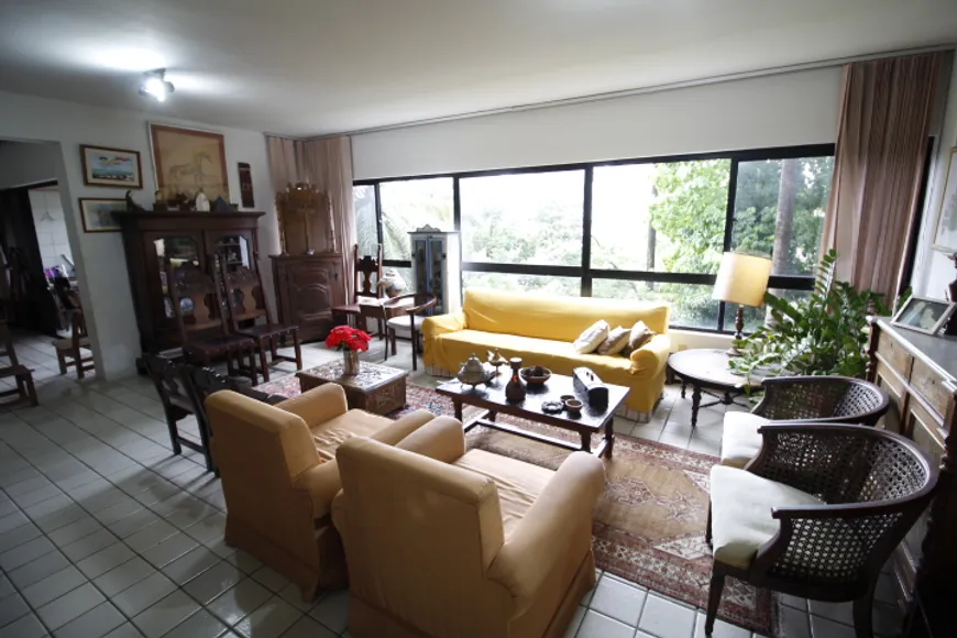 Foto 1 de Apartamento com 4 Quartos à venda, 253m² em Casa Forte, Recife