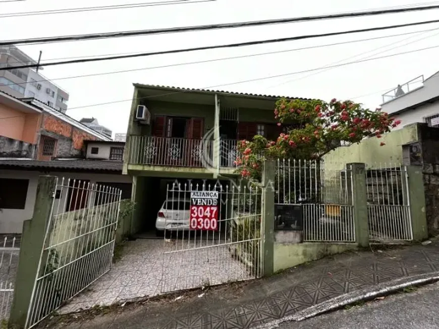 Foto 1 de Casa com 4 Quartos à venda, 143m² em Agronômica, Florianópolis