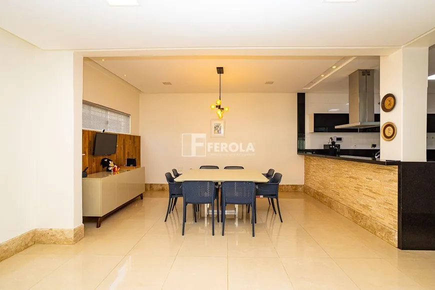 Foto 1 de Casa com 4 Quartos à venda, 307m² em Asa Norte, Brasília