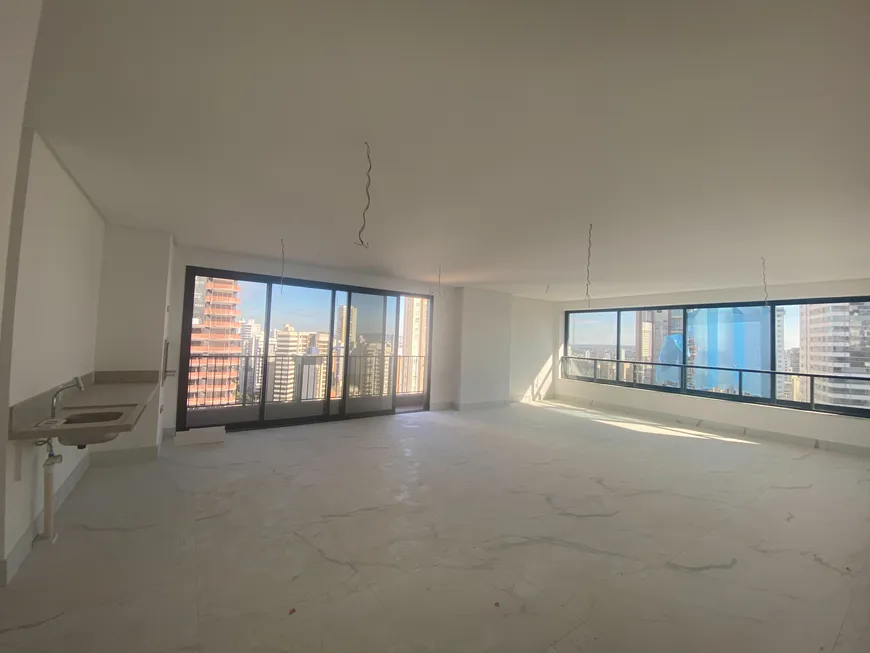 Foto 1 de Apartamento com 3 Quartos à venda, 222m² em Setor Oeste, Goiânia