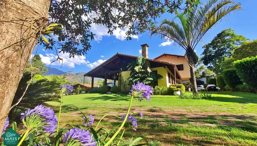 Foto 1 de Casa de Condomínio com 6 Quartos à venda, 400m² em Itaipava, Petrópolis