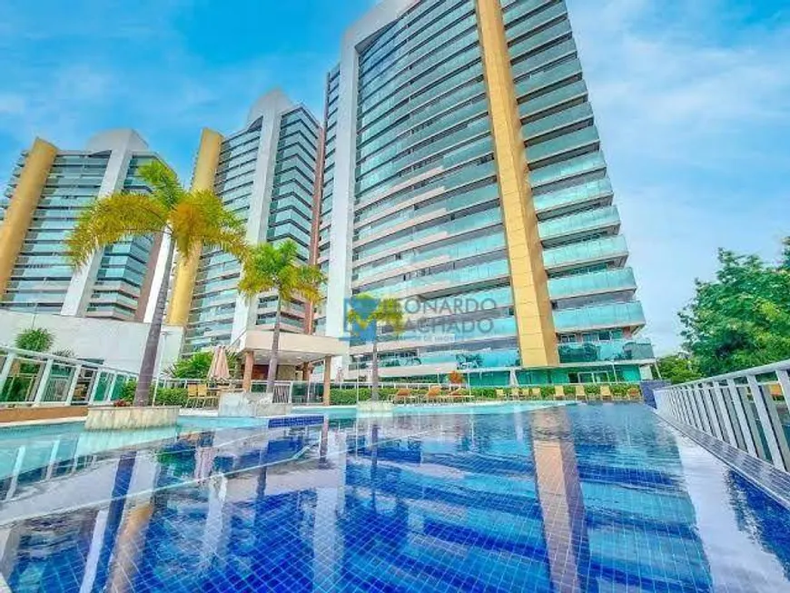 Foto 1 de Apartamento com 4 Quartos à venda, 246m² em Guararapes, Fortaleza