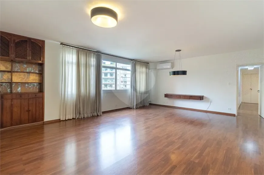 Foto 1 de Apartamento com 3 Quartos à venda, 166m² em Jardim América, São Paulo