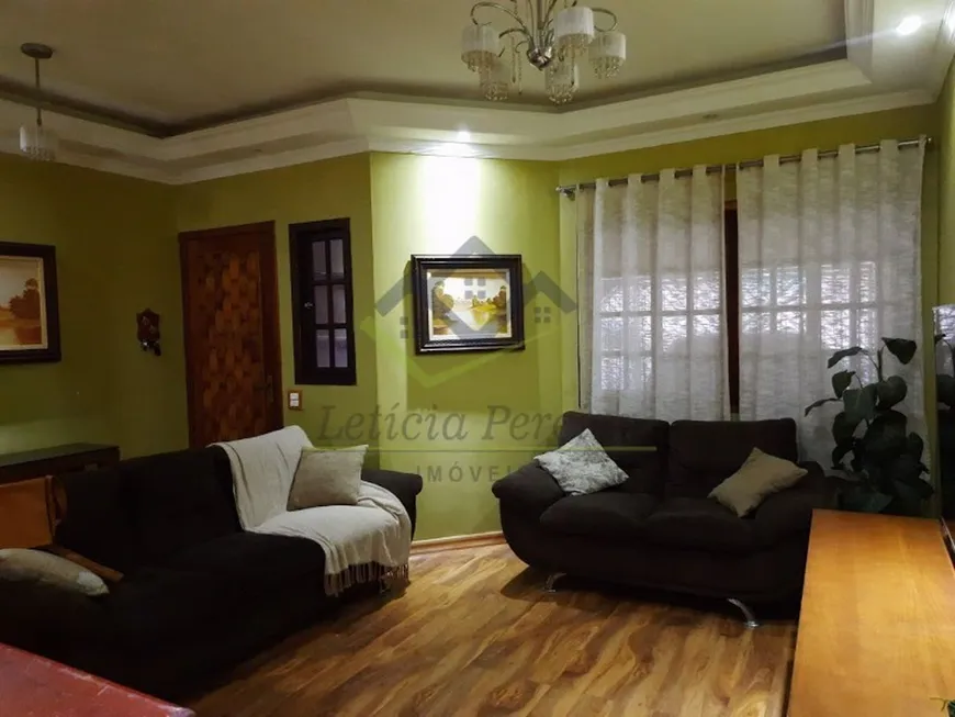 Foto 1 de Casa com 2 Quartos à venda, 115m² em Jardim Layr, Mogi das Cruzes