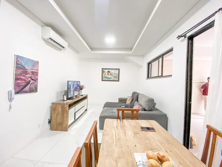 Foto 1 de Apartamento com 3 Quartos à venda, 73m² em Centro, Balneário Piçarras