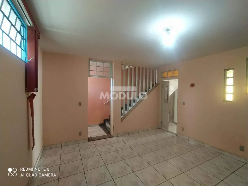 Foto 1 de Casa com 5 Quartos à venda, 300m² em Umuarama, Uberlândia