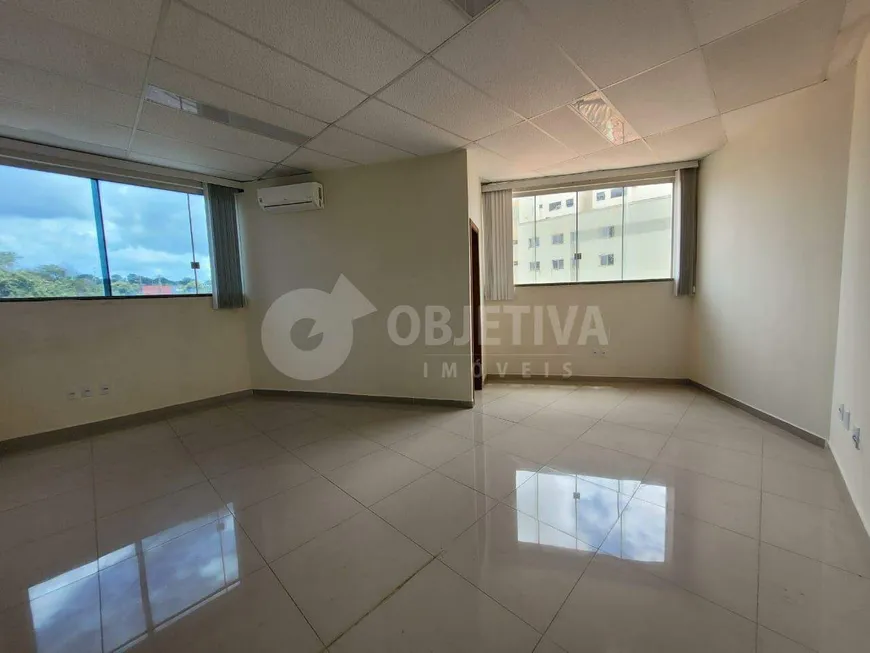 Foto 1 de Sala Comercial para alugar, 22m² em Saraiva, Uberlândia