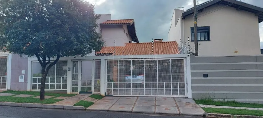 Foto 1 de Sobrado com 3 Quartos à venda, 150m² em Jardim das Roseiras, Araraquara