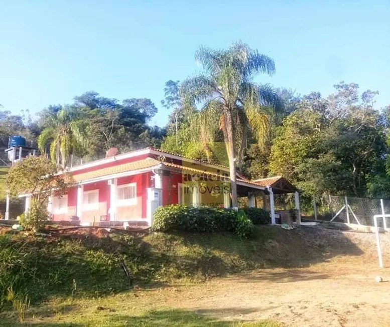 Foto 1 de Fazenda/Sítio com 3 Quartos à venda, 180m² em Chacaras Rurais Guararema, Jacareí