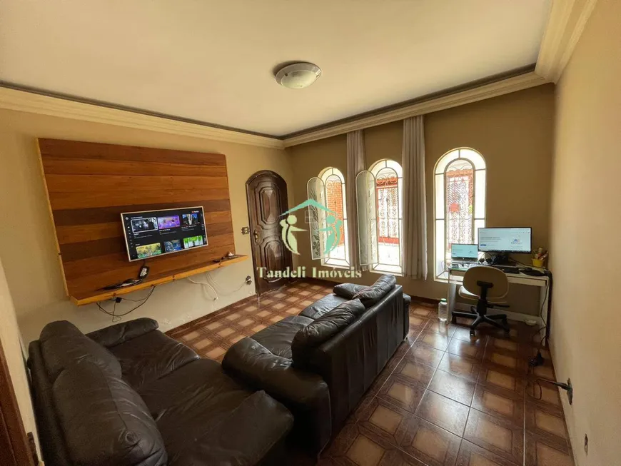Foto 1 de Casa com 3 Quartos à venda, 300m² em Vila Scarpelli, Santo André