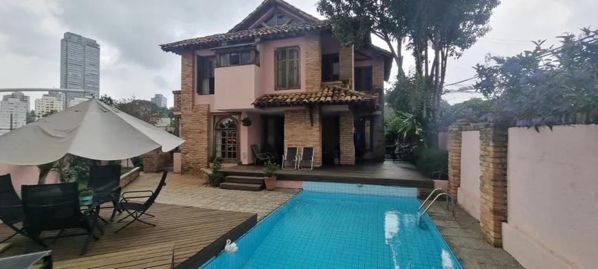 Foto 1 de Casa com 4 Quartos para venda ou aluguel, 373m² em Vila Madalena, São Paulo
