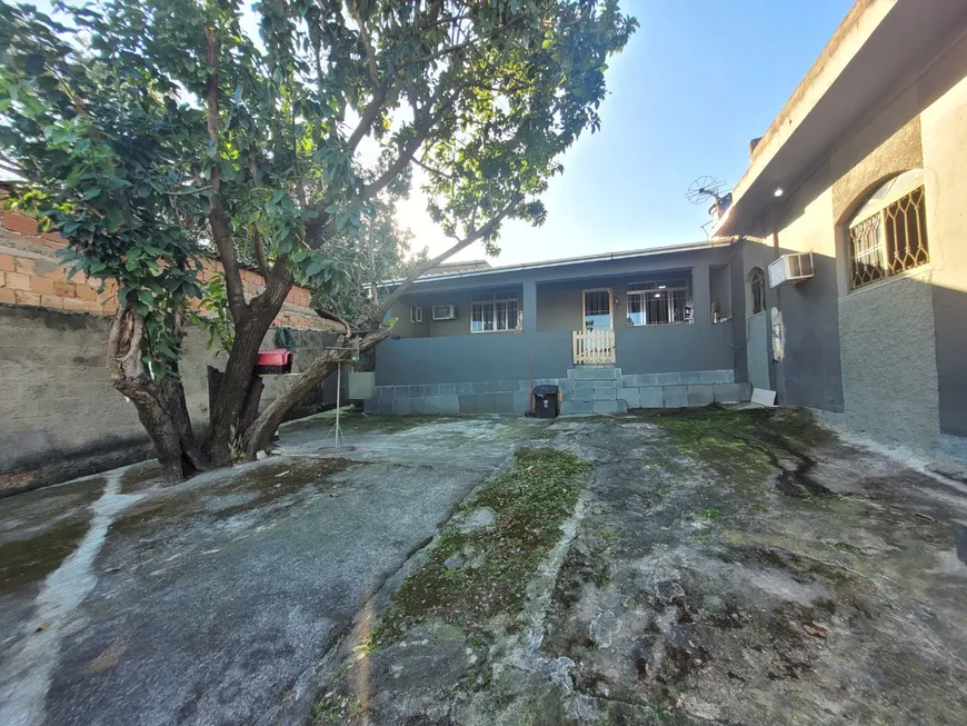 Foto 1 de Casa com 3 Quartos à venda, 100m² em Engenho Pequeno, Nova Iguaçu