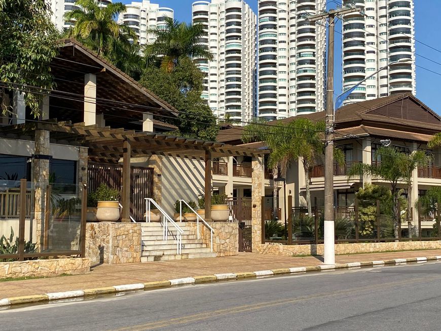 Foto 1 de Apartamento com 4 Quartos à venda, 230m² em Loteamento Joao Batista Juliao, Guarujá