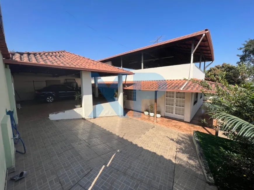 Foto 1 de Casa com 3 Quartos à venda, 341m² em Vila Romana, Divinópolis