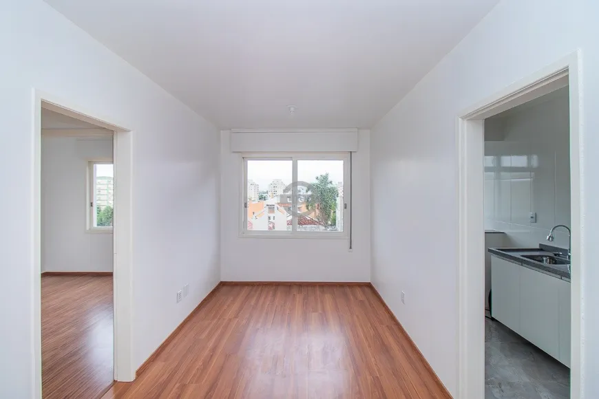 Foto 1 de Apartamento com 1 Quarto para alugar, 38m² em Petrópolis, Porto Alegre