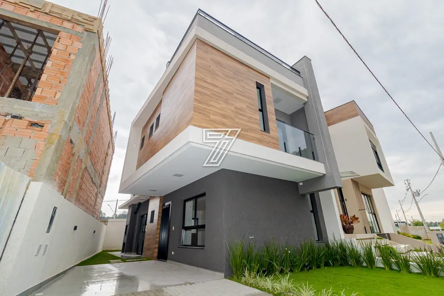 Foto 1 de Casa de Condomínio com 3 Quartos à venda, 191m² em Santa Cândida, Curitiba