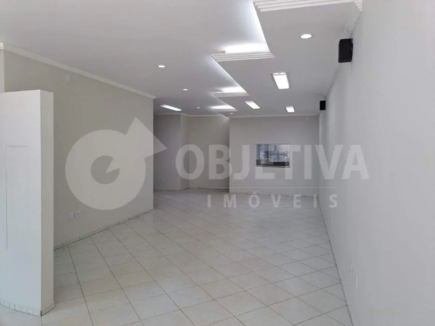 Foto 1 de Ponto Comercial para alugar, 200m² em Umuarama, Uberlândia