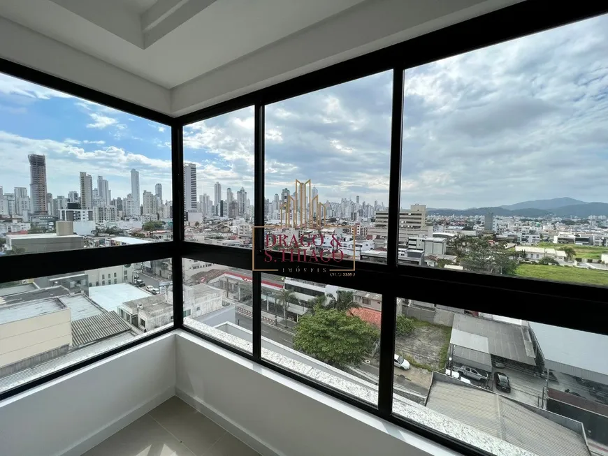Foto 1 de Apartamento com 3 Quartos à venda, 76m² em Centro, Balneário Camboriú
