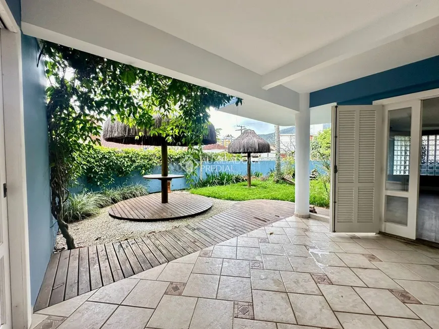 Foto 1 de Casa com 5 Quartos à venda, 300m² em Córrego Grande, Florianópolis
