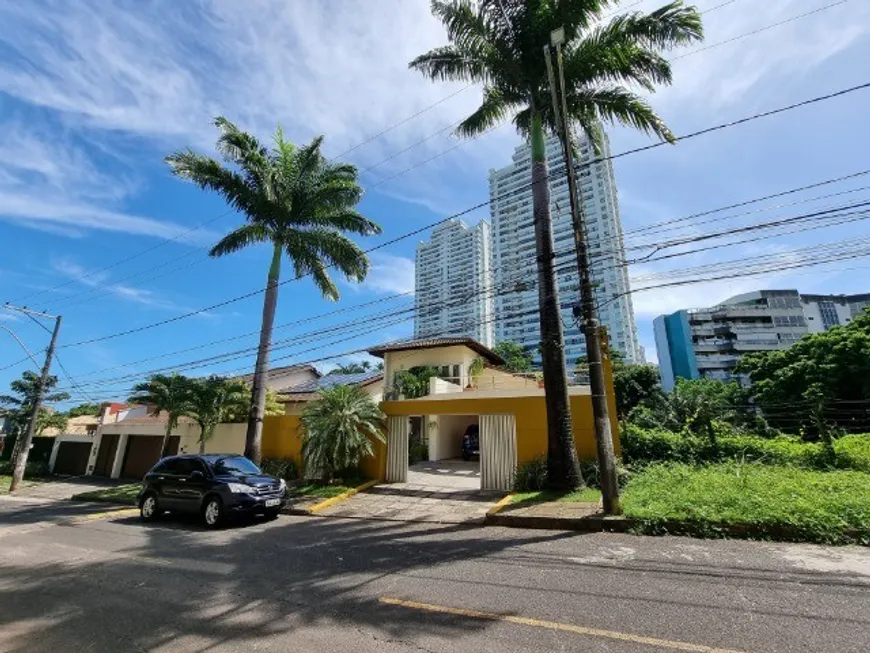 Foto 1 de Casa de Condomínio com 5 Quartos à venda, 730m² em Candeal, Salvador