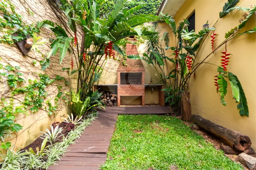 Foto 1 de Casa com 3 Quartos à venda, 209m² em Alto de Pinheiros, São Paulo